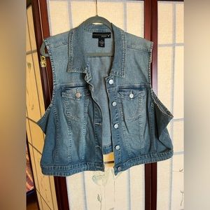 Medium Wash Plush Size Denim Vest